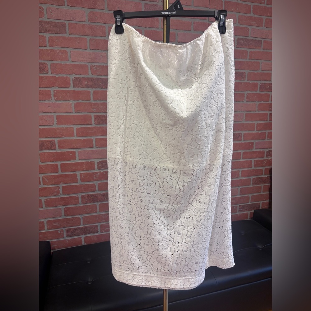Old Navy White Lace Midi Skirt - Large